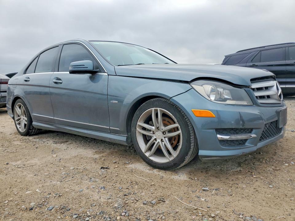 Photo 4 from auction – 2012 MERCEDES-BENZ C with VIN WDDGF4HB9CA684867