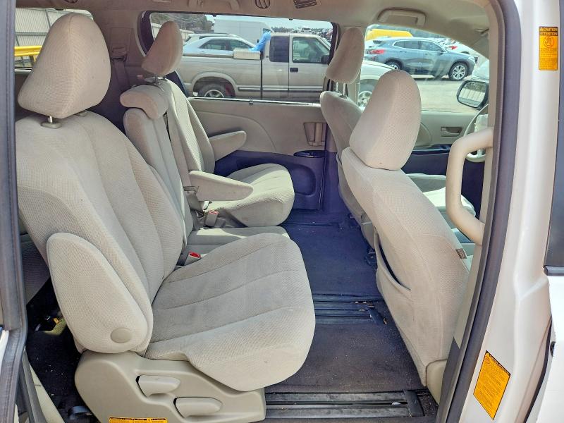 Photo 11 from auction – 2013 TOYOTA SIENNA LE with VIN 5TDKK3DC8DS398392