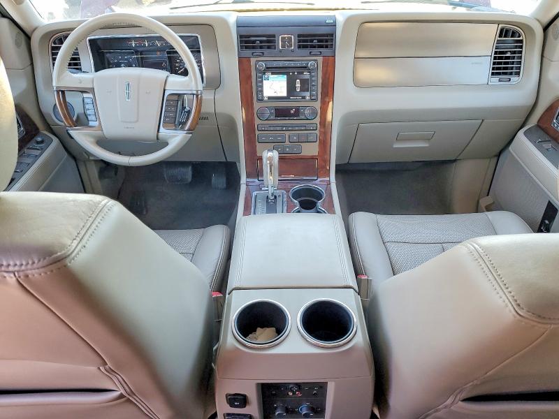 Photo 8 from auction – 2013 LINCOLN NAVIGATOR with VIN 5LMJJ3J5XDEL07514
