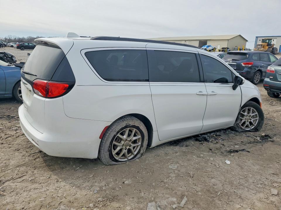 Photo 3 from auction – 2018 CHRYSLER PACIFICA with VIN 2C4RC1CG9JR274933