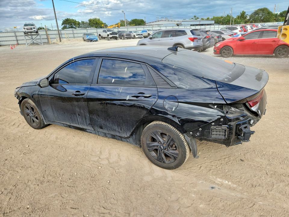 Photo 2 from auction – 2022 HYUNDAI ELANTRA with VIN KMHLS4AG4NU336367