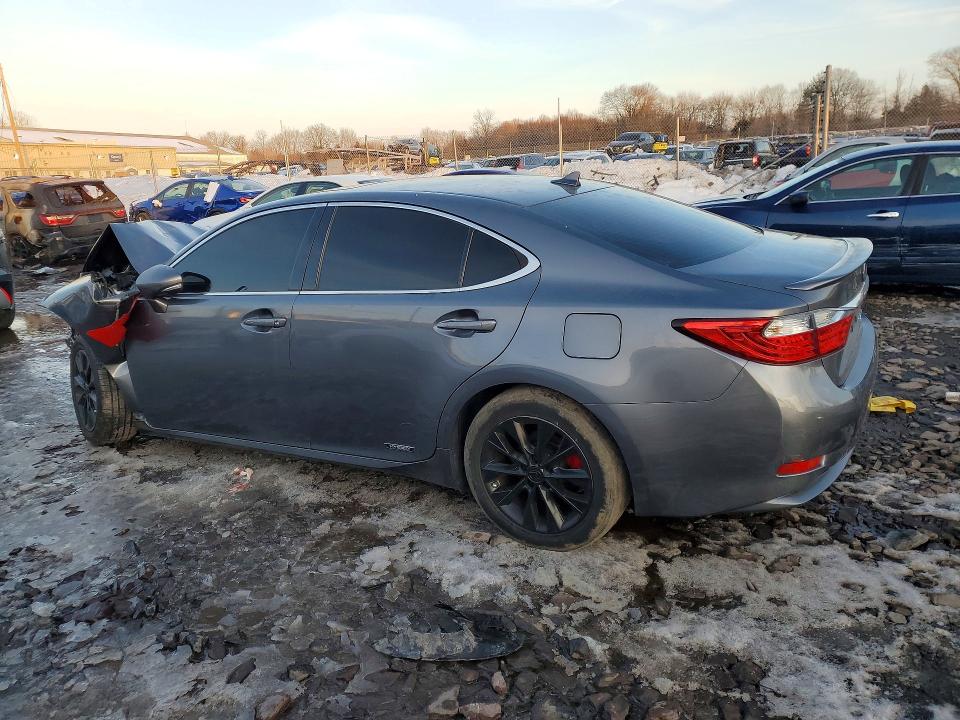 Photo 2 from auction – 2013 LEXUS ES 300H with VIN JTHBW1GG9D2032888