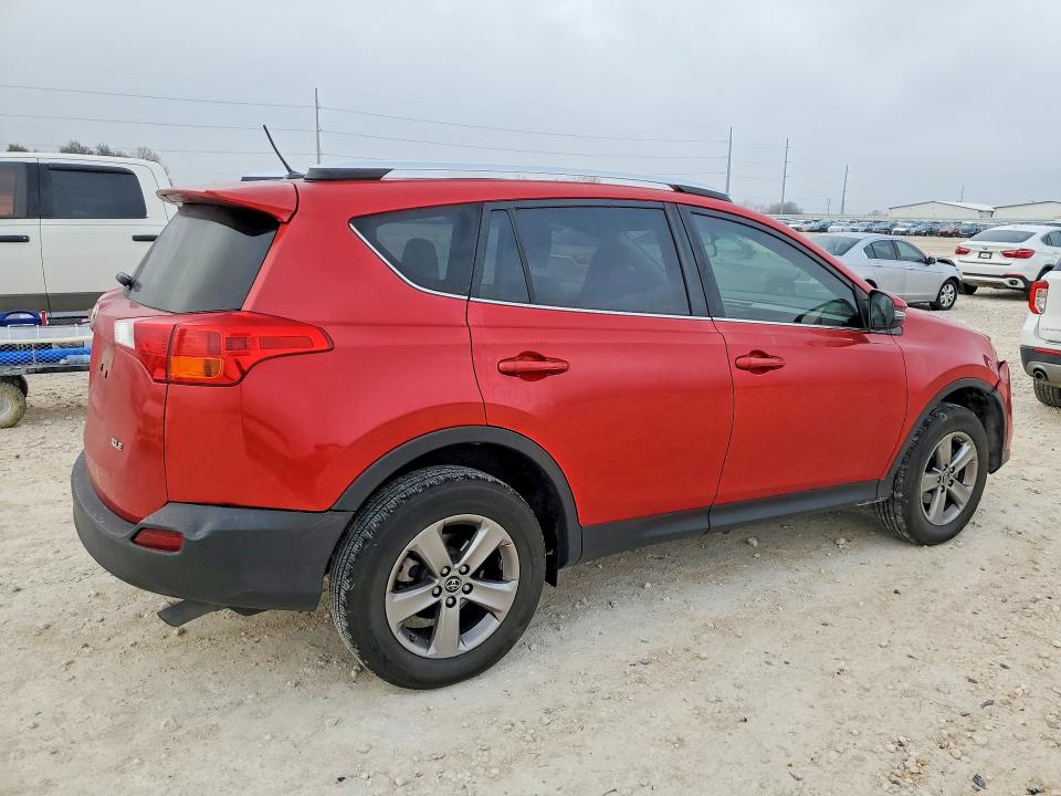 Photo 3 from auction – 2015 TOYOTA RAV4 with VIN JTMWFREV2FJ053187
