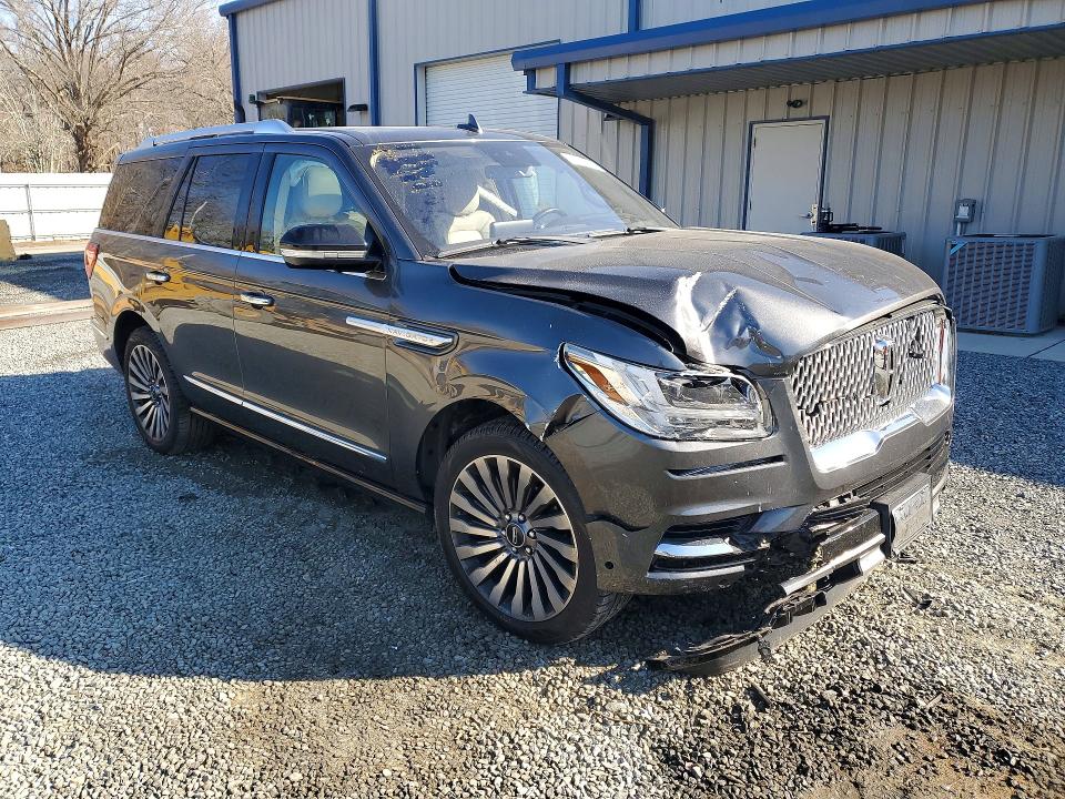 Photo 4 from auction – 2018 LINCOLN NAVIGATOR with VIN 5LMJJ2LTXJEL09734
