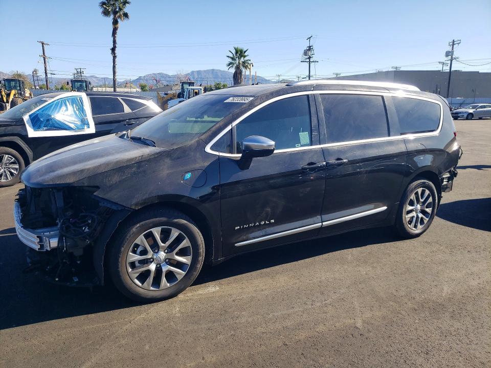 CHRYSLER PACIFICA 2025 with VIN 2C4RC1N74SR574202 - Photo from auction