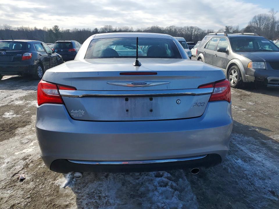 Photo 6 from auction – 2013 CHRYSLER 200 LIMITE with VIN 1C3BCBFG2DN711258