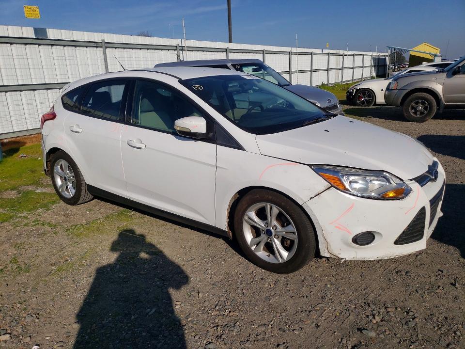Photo 4 from auction – 2014 FORD FOCUS SE with VIN 1FADP3K23EL260935