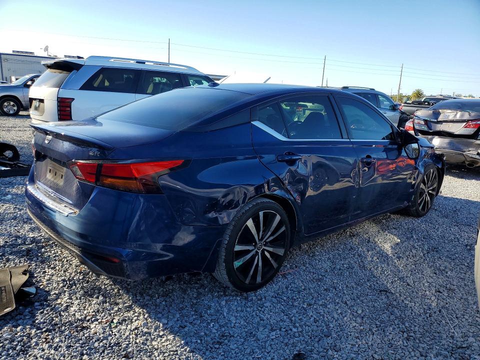 Photo 3 from auction – 2022 NISSAN ALTIMA with VIN 1N4BL4CV3NN361074