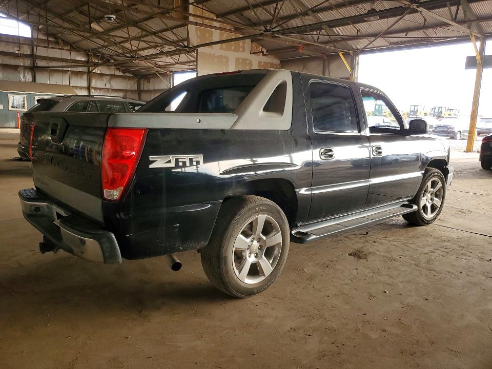Photo 3 from auction – 2004 CHEVROLET AVALANCHE with VIN 3GNEC12T64G215661