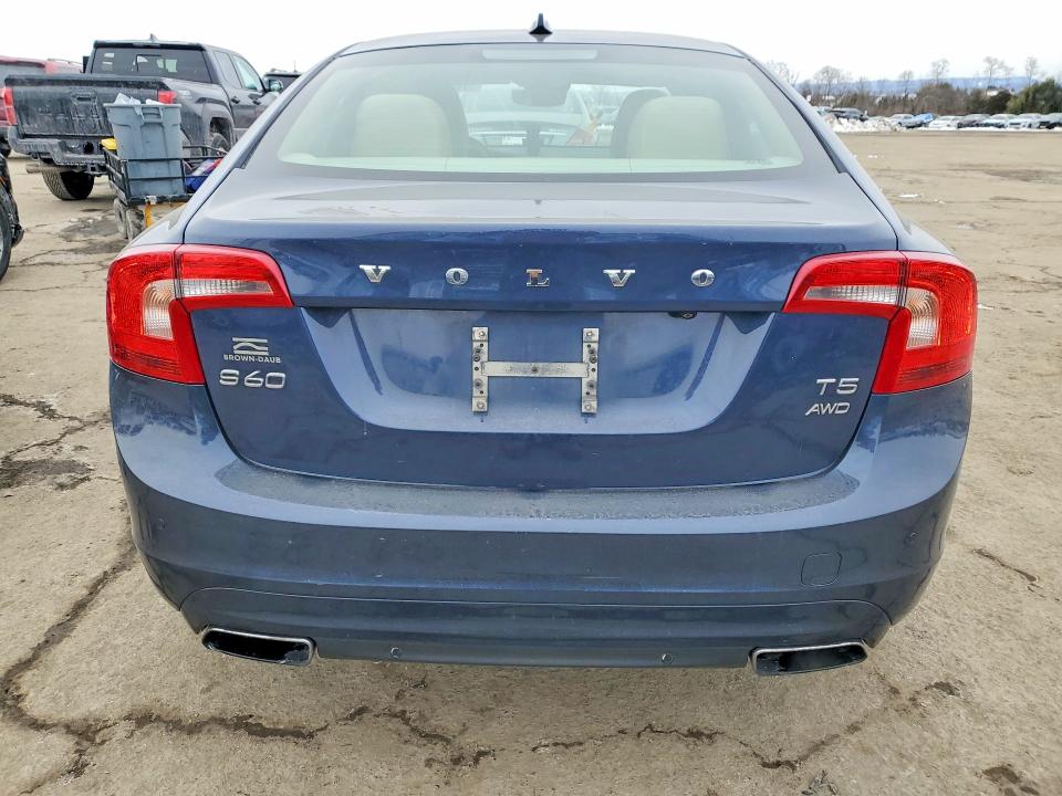 Photo 6 from auction – 2015 VOLVO S60 PREMIE with VIN YV1612TK4F1344959
