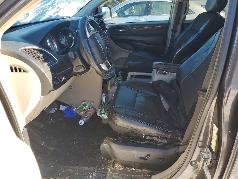 Photo 7 from auction – 2016 CHRYSLER TOWN AND C with VIN 2C4RC1BG2GR111177