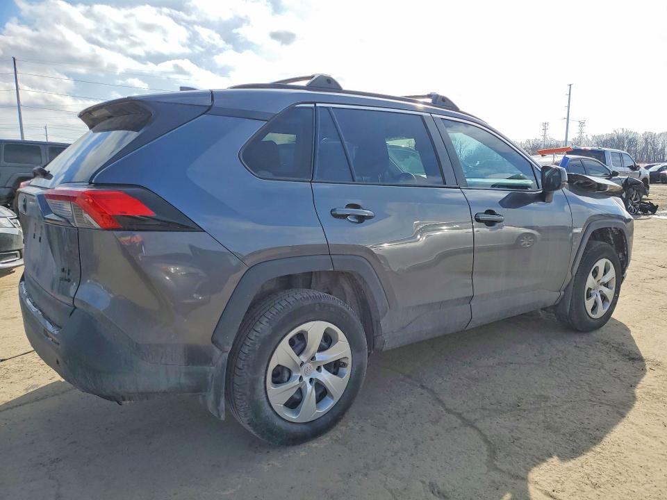 Photo 3 from auction – 2019 TOYOTA RAV4 with VIN 2T3F1RFV2KC020524