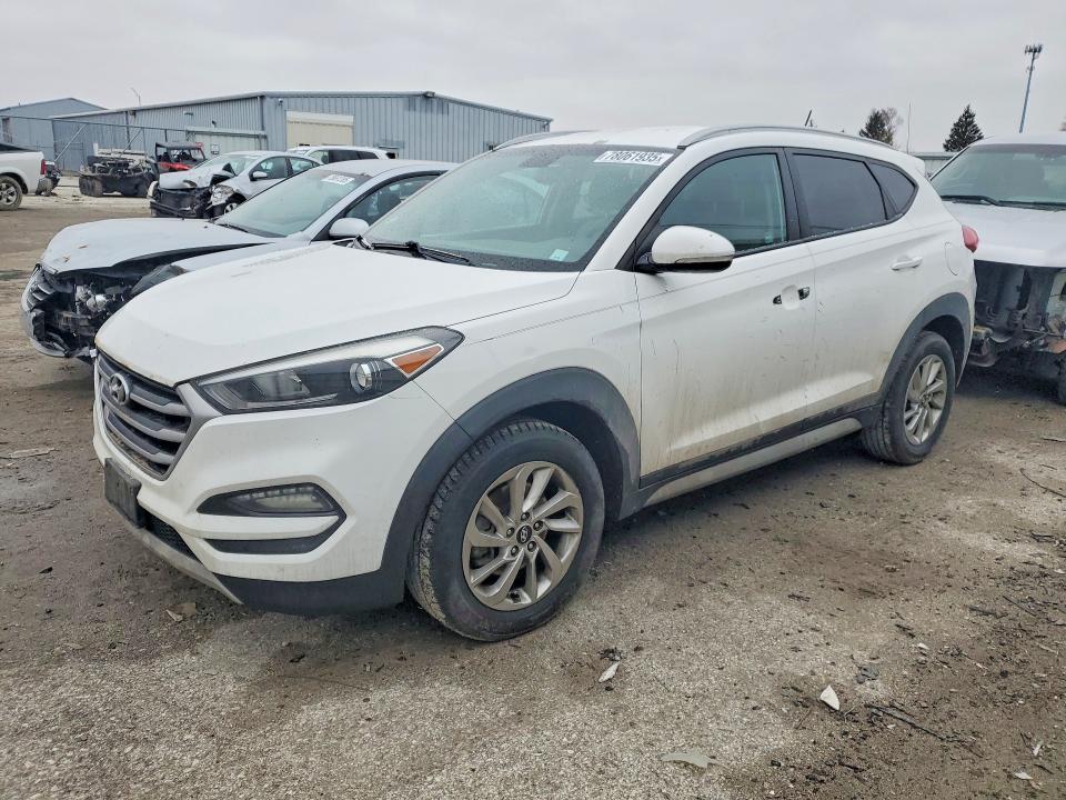 HYUNDAI TUCSON 2017 with VIN KM8J33A21HU303415 - Photo from auction
