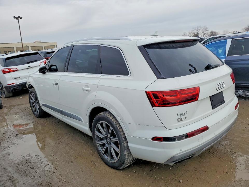 Photo 2 from auction – 2017 AUDI Q7 with VIN WA1LAAF73HD035313