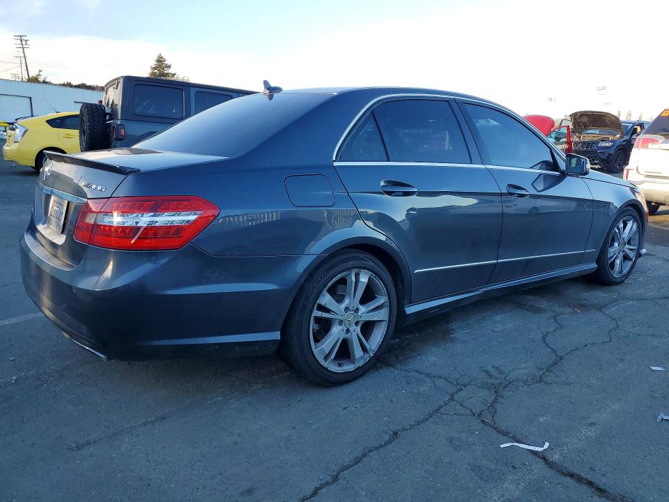 Photo 3 from auction – 2013 MERCEDES-BENZ E with VIN WDDHF5KB2DA702372