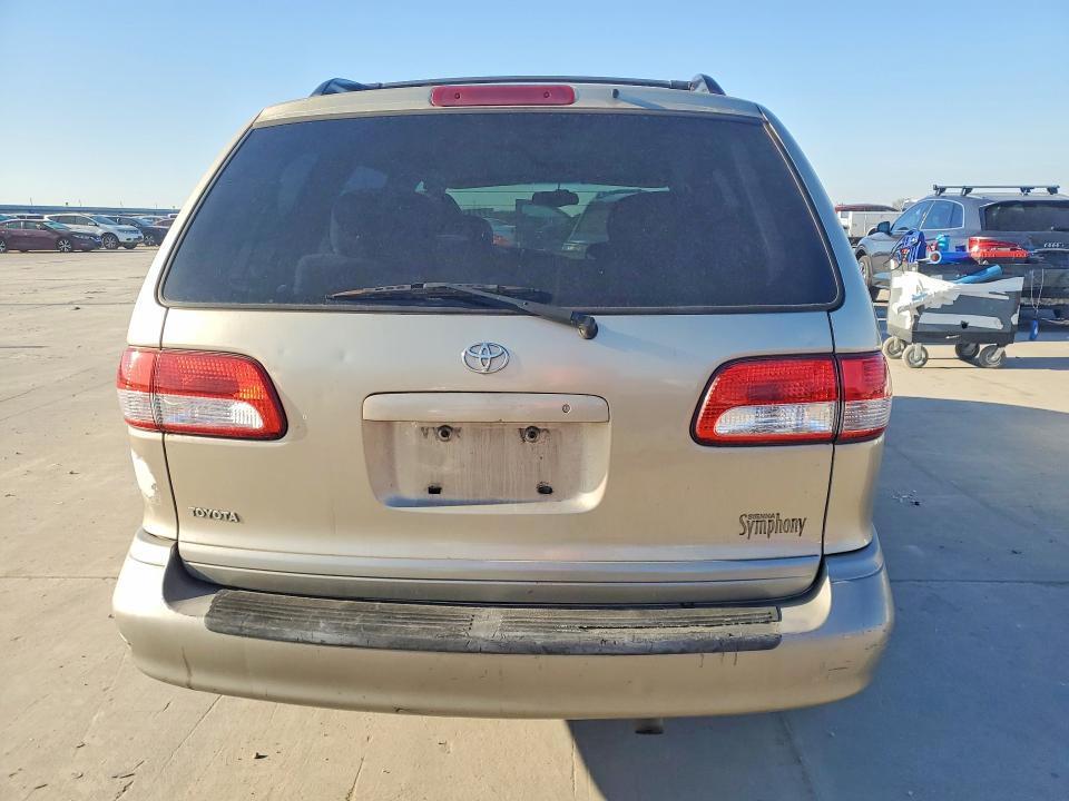 Photo 6 from auction – 2003 TOYOTA SIENNA with VIN 4T3ZF13C23U541343
