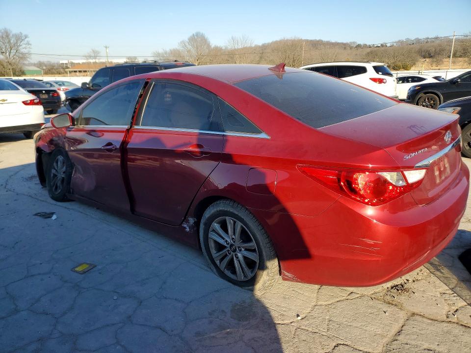 Photo 2 from auction – 2011 HYUNDAI SONATA with VIN 5NPEB4AC3BH225809