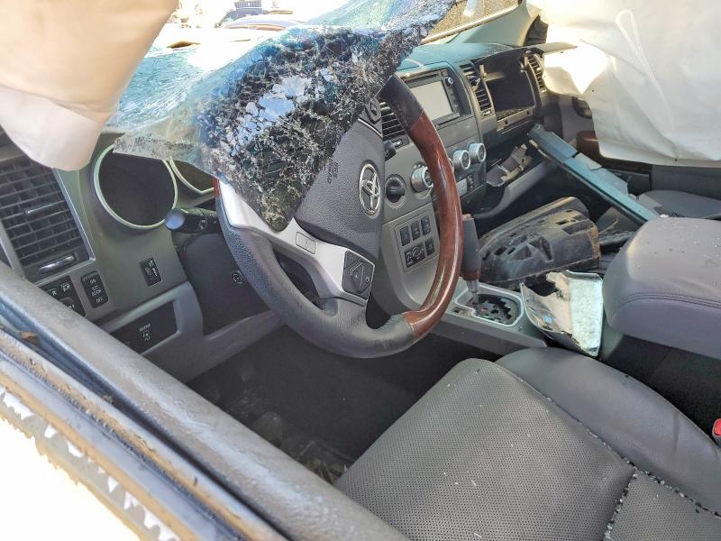 Photo 8 from auction – 2015 TOYOTA SEQUOIA with VIN 5TDDW5G11FS126157
