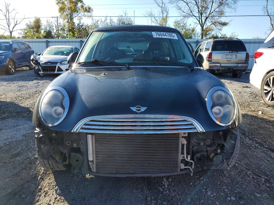 Photo 5 from auction – 2002 MINI COOPER with VIN WMWRC33482TC35231