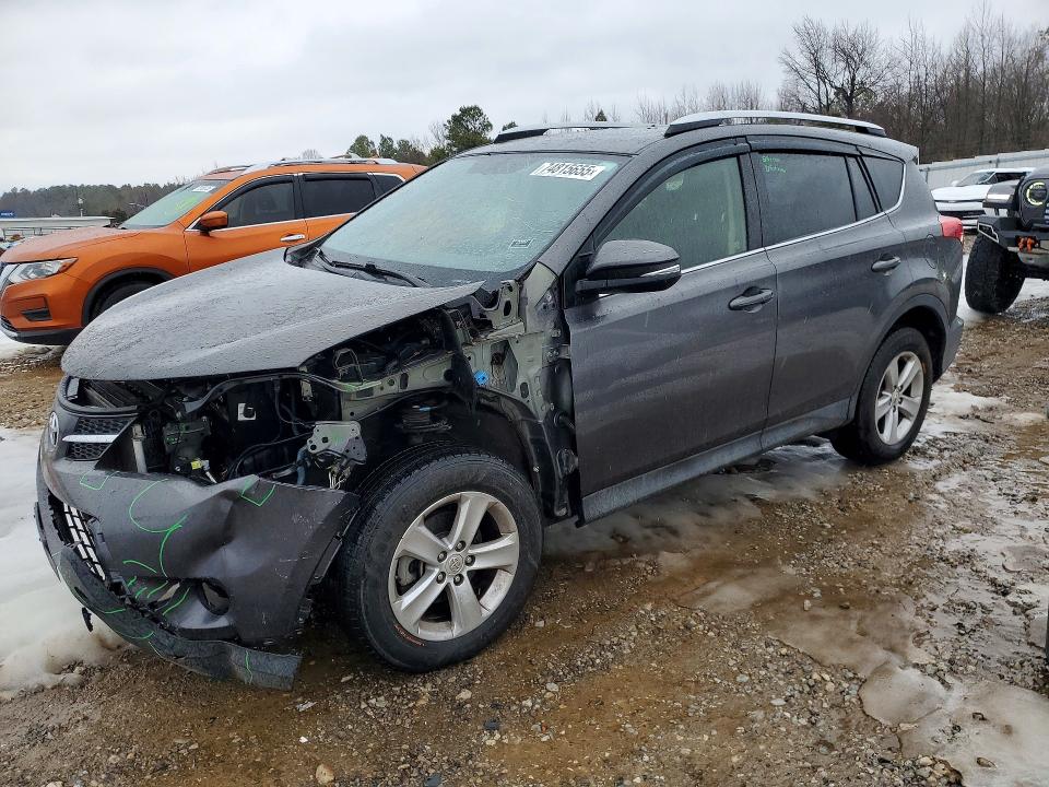 TOYOTA RAV4 XLE 2014 with VIN JTMWFREV2EJ013562 - Photo from auction