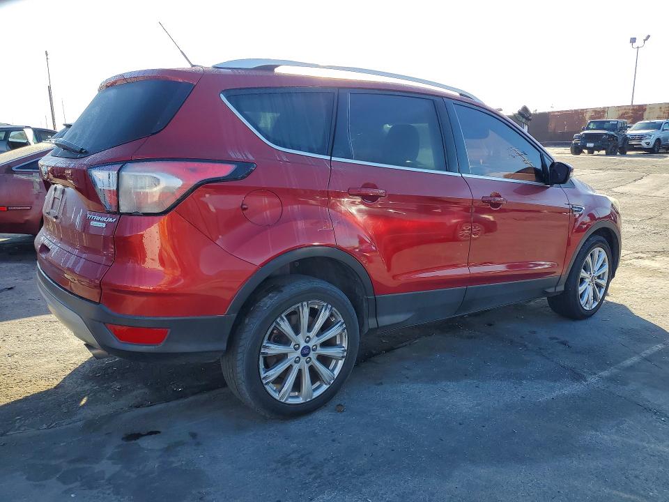 Photo 3 from auction – 2017 FORD ESCAPE with VIN 1FMCU0JD7HUE24150
