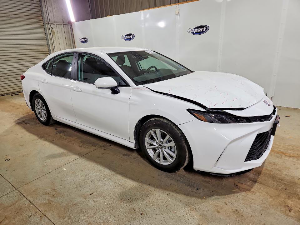 Photo 4 from auction – 2026 TOYOTA CAMRY with VIN 4T1DAACK2TU231833
