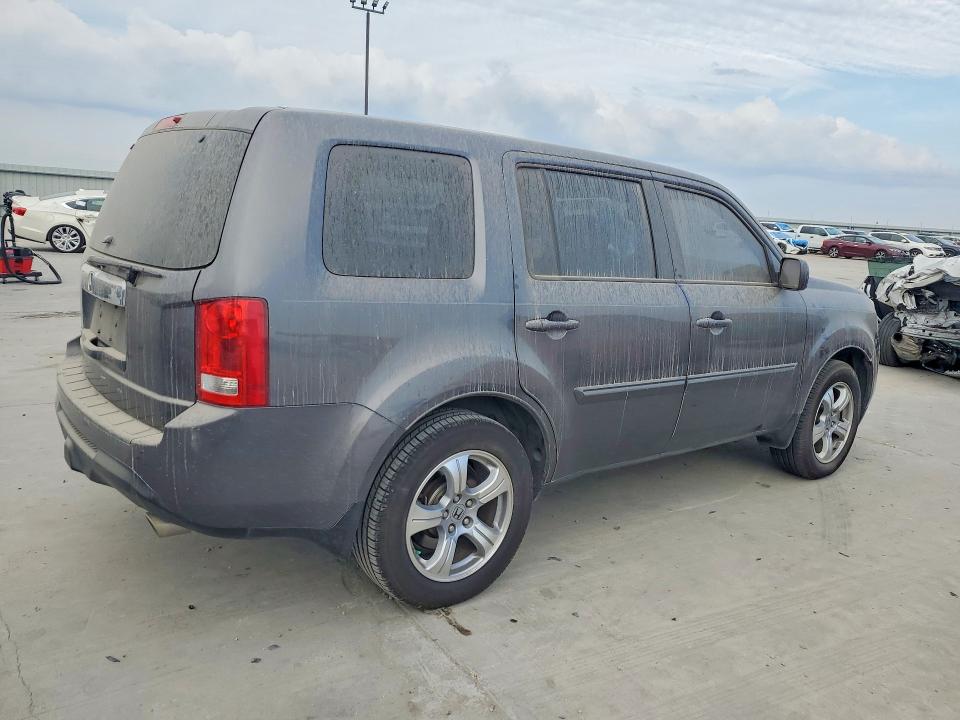 Photo 3 from auction – 2015 HONDA PILOT with VIN 5FNYF3H54FB013265