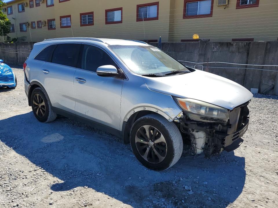Photo 4 from auction – 2017 KIA SORENTO with VIN 5XYPH4A17HG273478