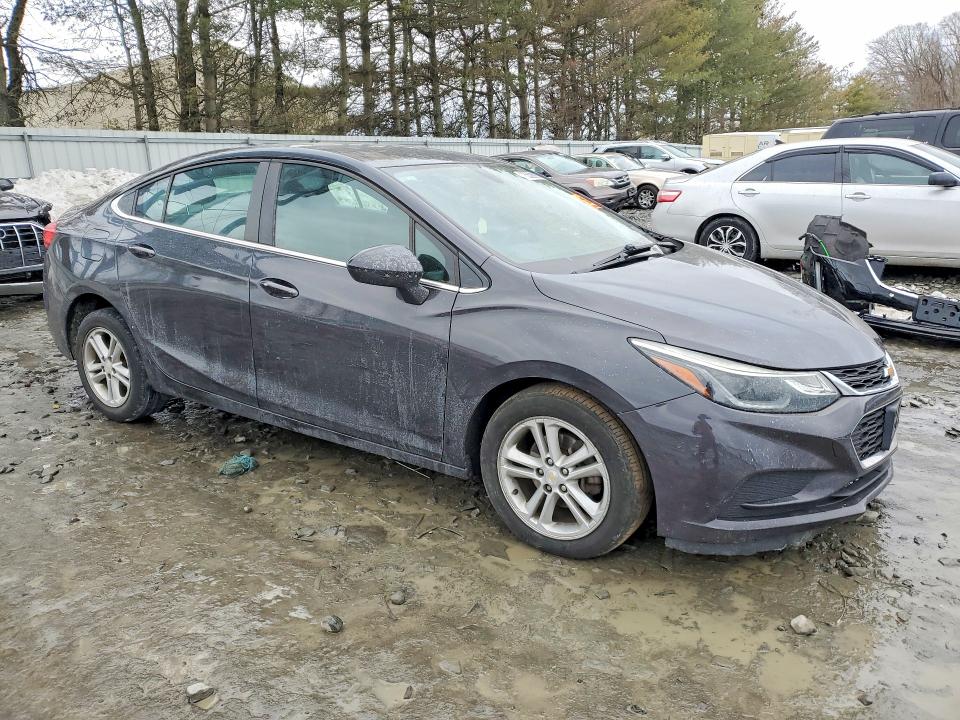 Photo 4 from auction – 2017 CHEVROLET CRUZE LT with VIN 1G1BE5SM0H7267660