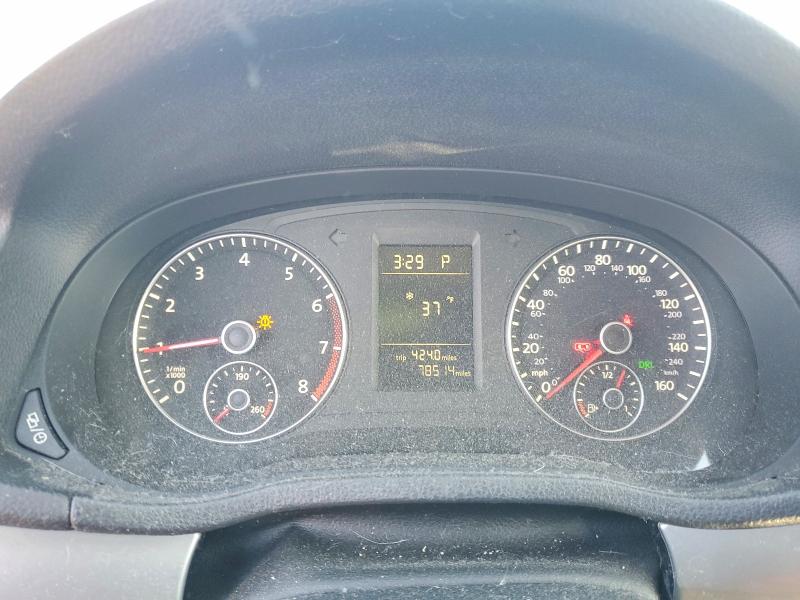 Photo 9 from auction – 2014 VOLKSWAGEN PASSAT with VIN 1VWAT7A39EC092676