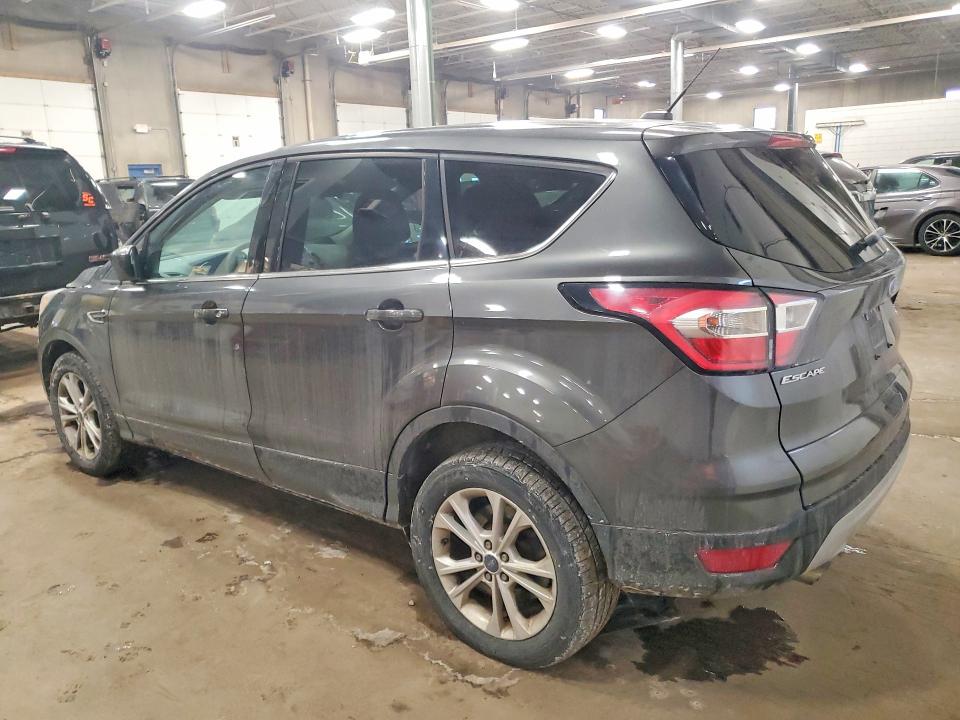 Photo 2 from auction – 2017 FORD ESCAPE SE with VIN 1FMCU9GD4HUD11493
