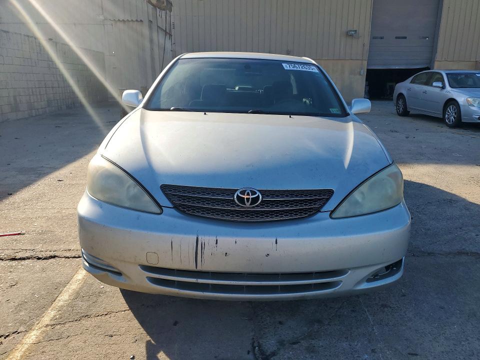 Photo 5 from auction – 2004 TOYOTA CAMRY LE with VIN JTDBE32K740274537