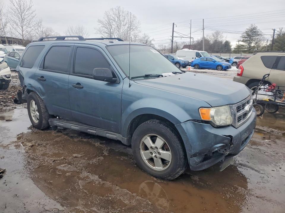 Photo 4 from auction – 2010 FORD ESCAPE with VIN 1FMCU0D79AKB07400