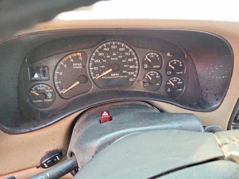 Photo 9 from auction – 2002 CHEVROLET SILVERADO with VIN 1GCHK231X2F107280