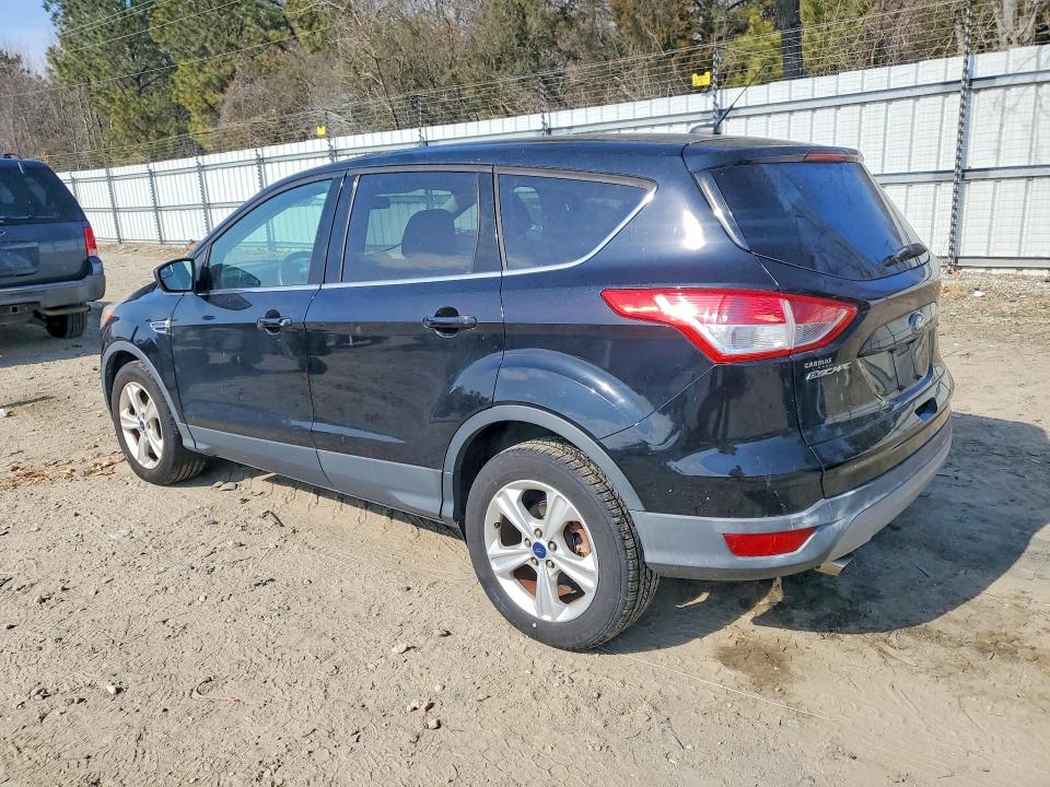 Photo 2 from auction – 2016 FORD ESCAPE SE with VIN 1FMCU9GX6GUB64974