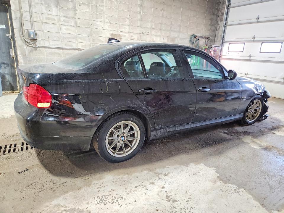 Photo 3 from auction – 2010 BMW 328 XI with VIN WBAPK7C50AA458767