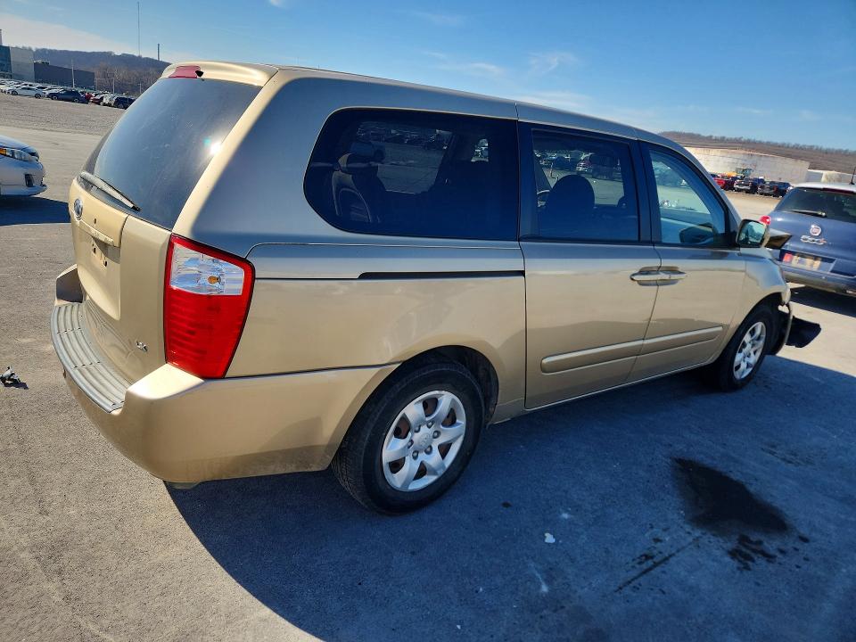 Photo 3 from auction – 2006 KIA SEDONA with VIN KNDMB233266055892