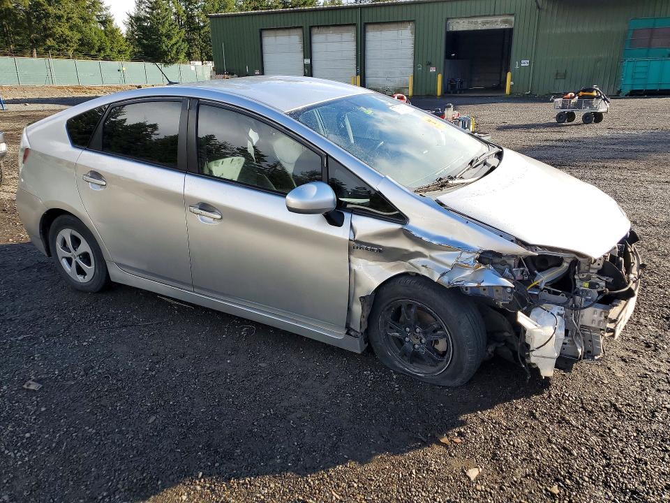 Photo 4 from auction – 2015 TOYOTA PRIUS with VIN JTDKN3DU2F1994761