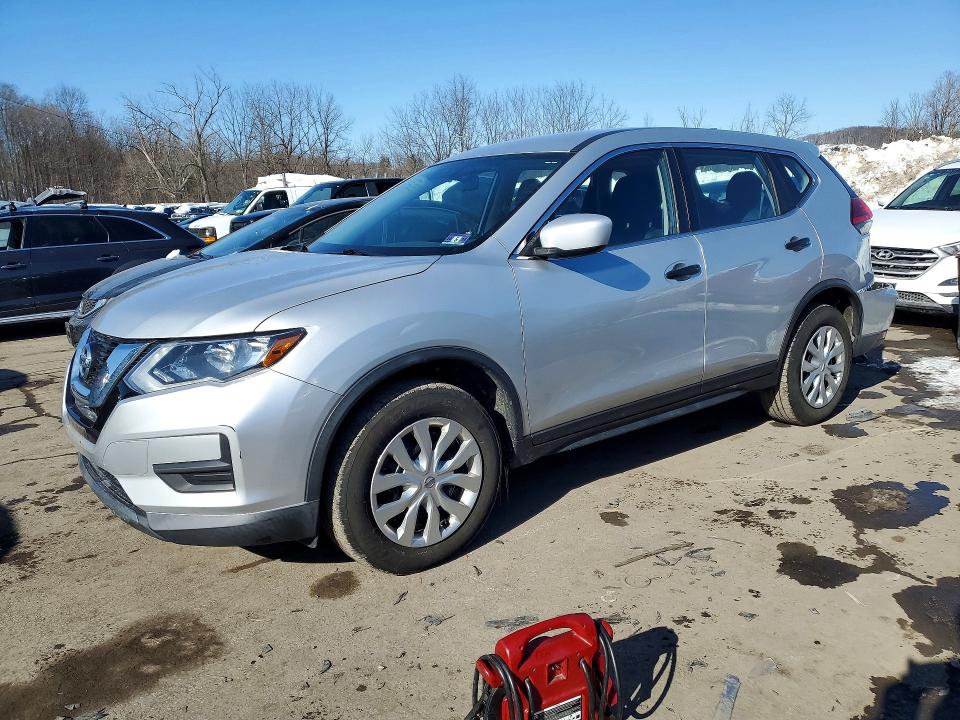NISSAN ROGUE S 2017 with VIN KNMAT2MVXHP552329 - Photo from auction