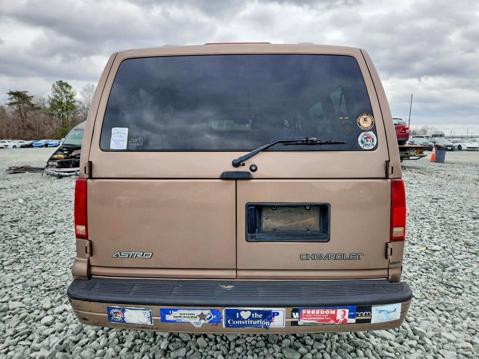 Photo 6 from auction – 2005 CHEVROLET ASTRO with VIN 1GNDM19X85B115301