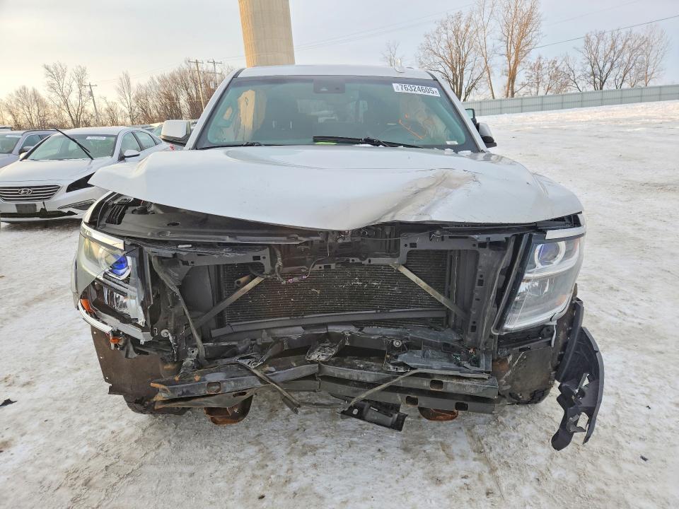 Photo 5 from auction – 2015 CHEVROLET SUBURBAN with VIN 1GNSKJKC6FR528010