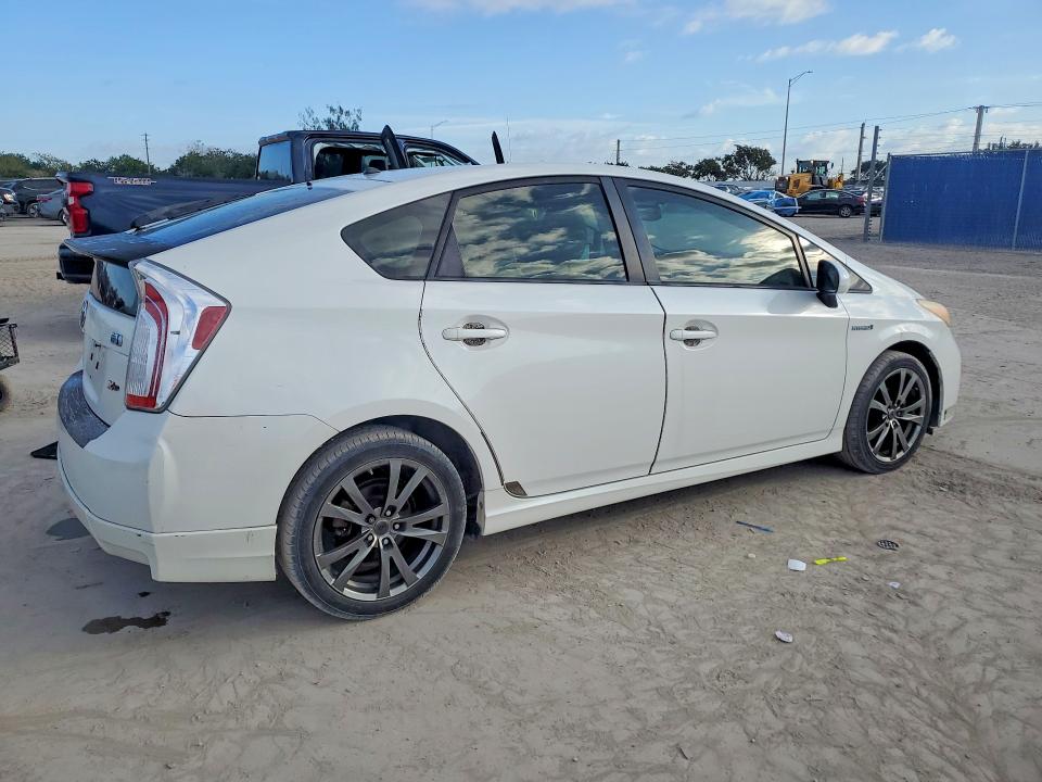 Photo 3 from auction – 2013 TOYOTA PRIUS with VIN JTDKN3DUXD0345180