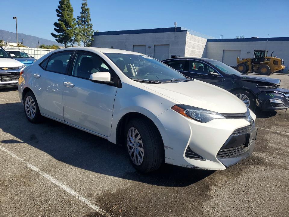 Photo 4 from auction – 2019 TOYOTA COROLLA with VIN 5YFBURHE1KP917040