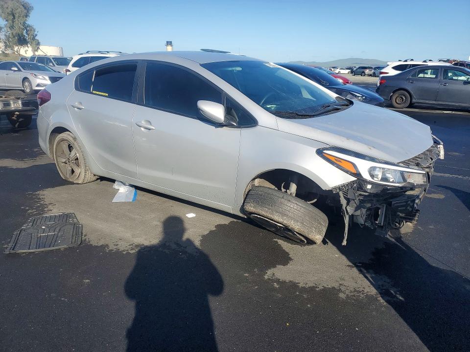 Photo 4 from auction – 2018 KIA FORTE with VIN 3KPFL4A70JE269595