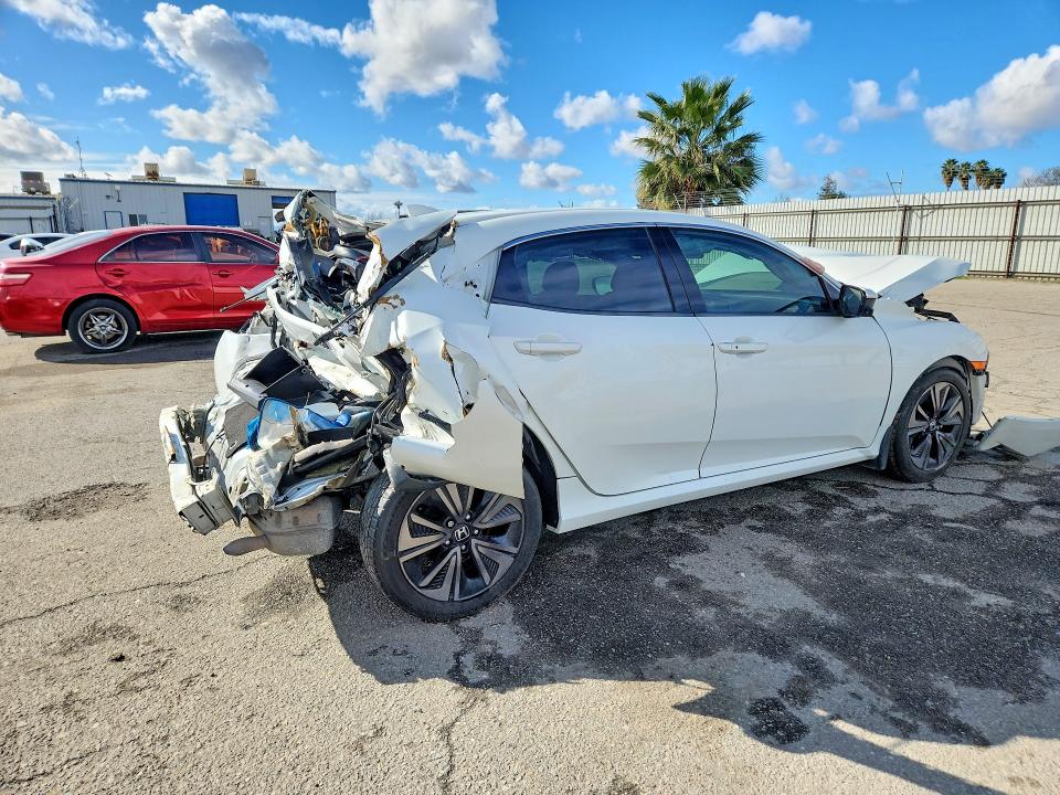 Photo 3 from auction – 2017 HONDA CIVIC with VIN SHHFK7H57HU411565