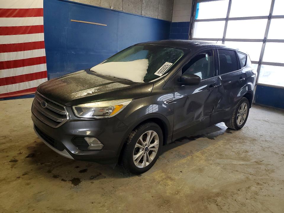 FORD ESCAPE 2017 مع رقم تعريف المركبة 1FMCU0GD0HUA52299 - صورة من المزاد
