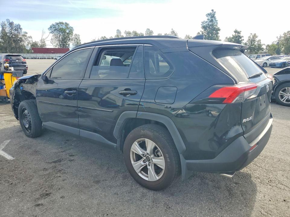 Photo 2 from auction – 2019 TOYOTA RAV4 with VIN JTMW1RFV3KD028255