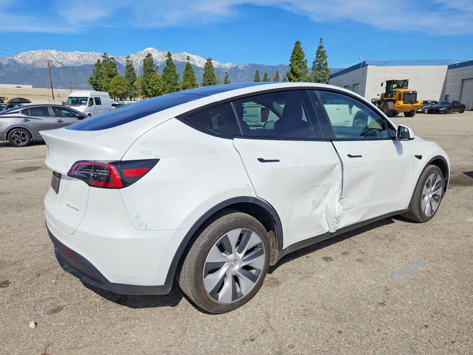 Photo 3 from auction – 2023 TESLA MODEL Y with VIN 7SAYGDEE5PA156072