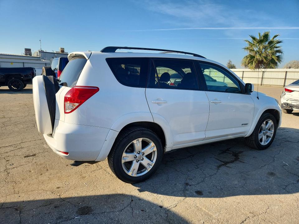 Photo 3 from auction – 2006 TOYOTA RAV4 with VIN JTMZK32VX65005469