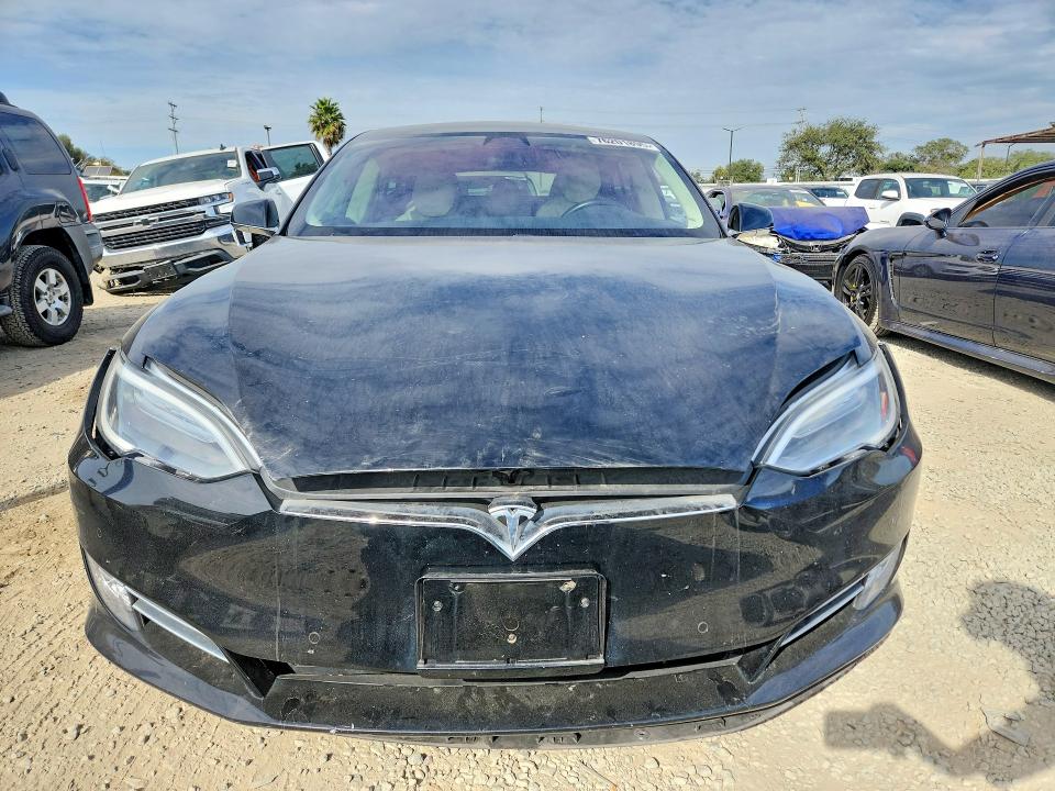 Photo 5 from auction – 2017 TESLA MODEL S with VIN 5YJSA1E19HF215807